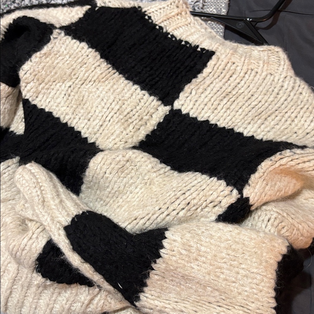 Black and Cream Checkered Women's Sweater - Picture 6 of 7